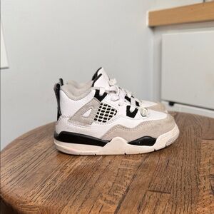 Nike Air Jordan’s 4 size 7C